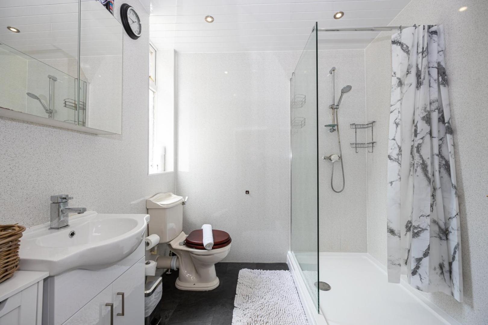 Guestready - Enchanting Life In Gorse Hill Manchester Zewnętrze zdjęcie