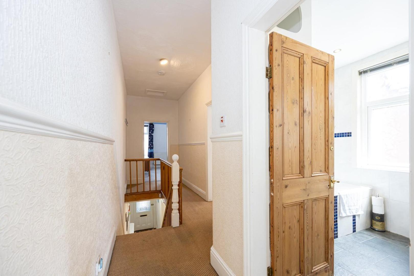 Guestready - Enchanting Life In Gorse Hill Manchester Zewnętrze zdjęcie