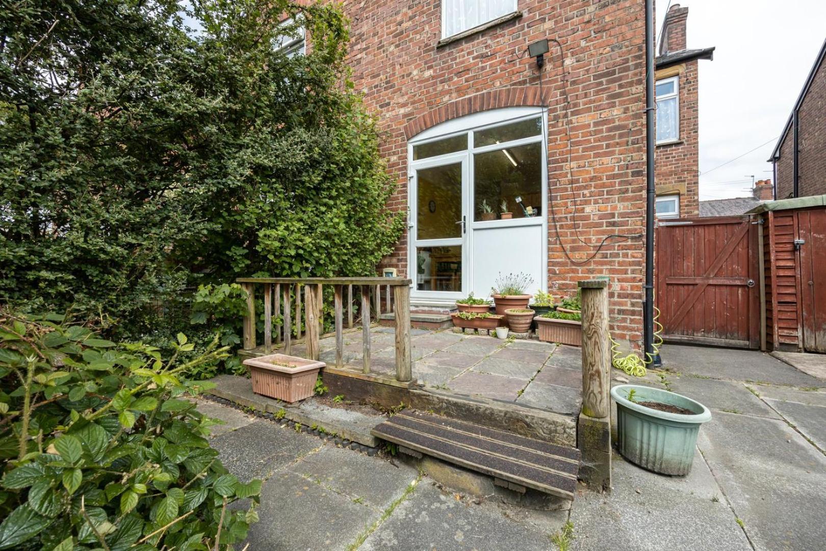 Guestready - Enchanting Life In Gorse Hill Manchester Zewnętrze zdjęcie