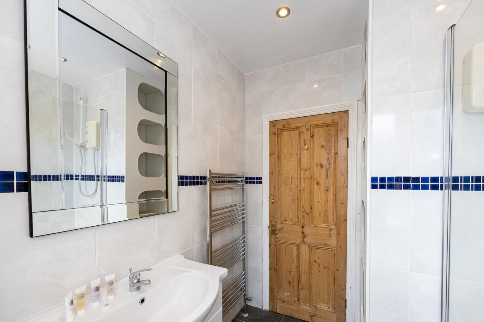 Guestready - Enchanting Life In Gorse Hill Manchester Zewnętrze zdjęcie